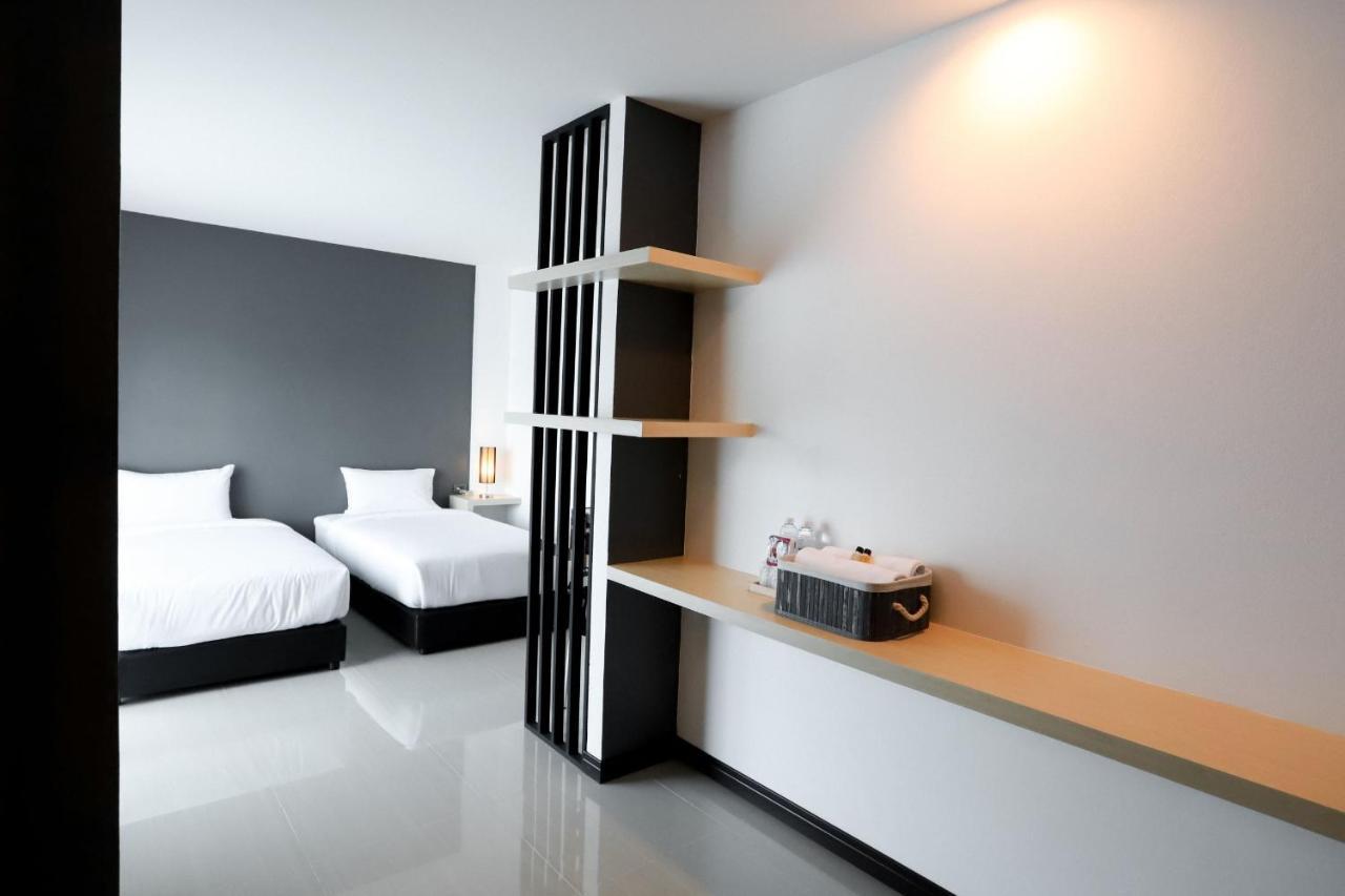 The Rest Hotel - ประจวบ Prachuap Khiri Khan Bagian luar foto