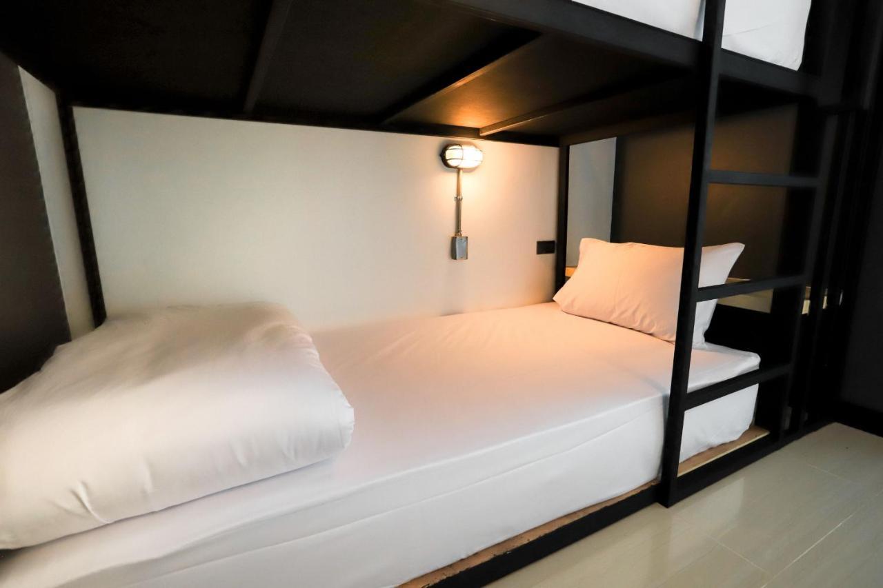 The Rest Hotel - ประจวบ Prachuap Khiri Khan Bagian luar foto