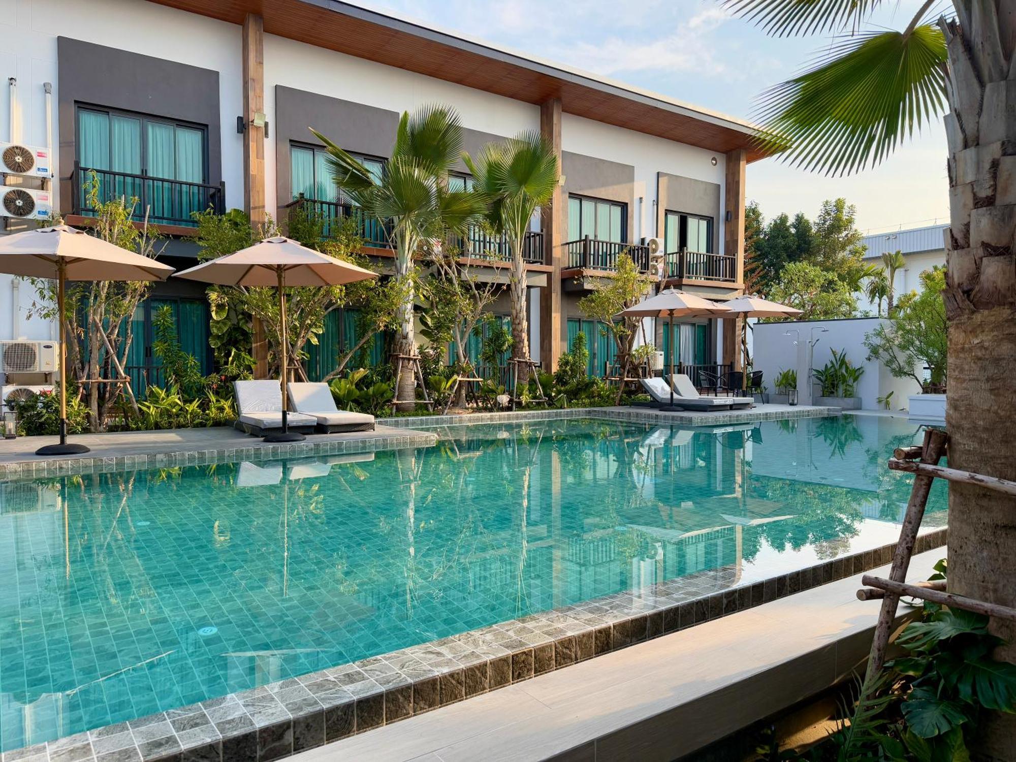 The Rest Hotel - ประจวบ Prachuap Khiri Khan Bagian luar foto